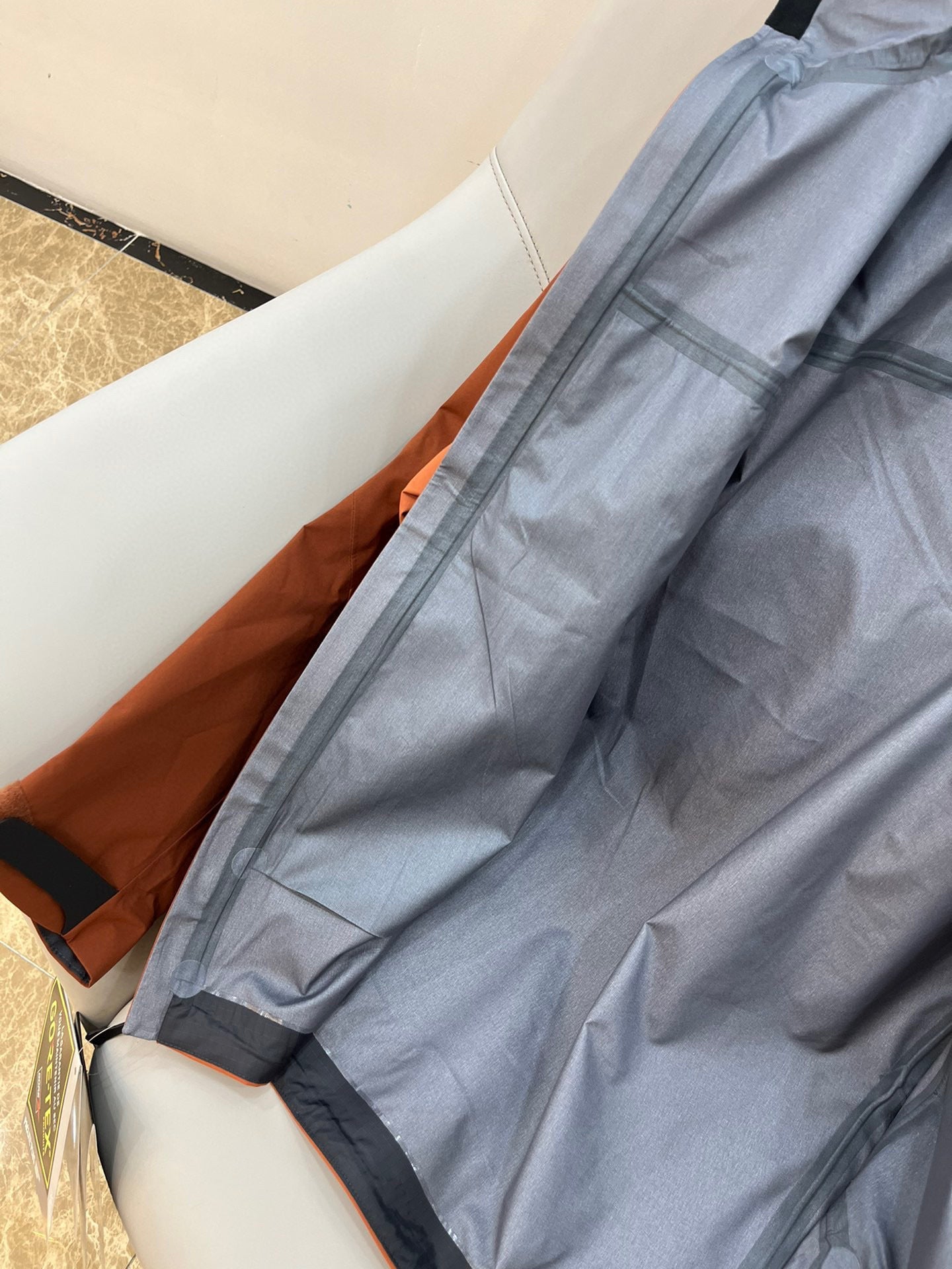CLIMBERS WINDSHELL “Solitude Orange”