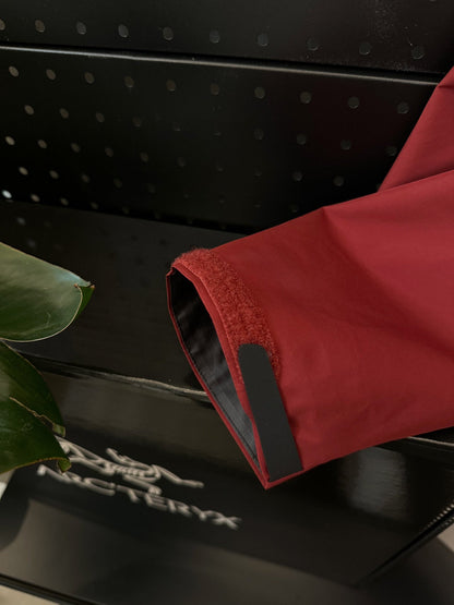 CLIMBERS WINDSHELL “Bordeaux Red”