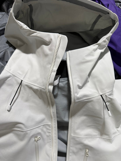 CLIMBERS WINDSHELL “Polar White”