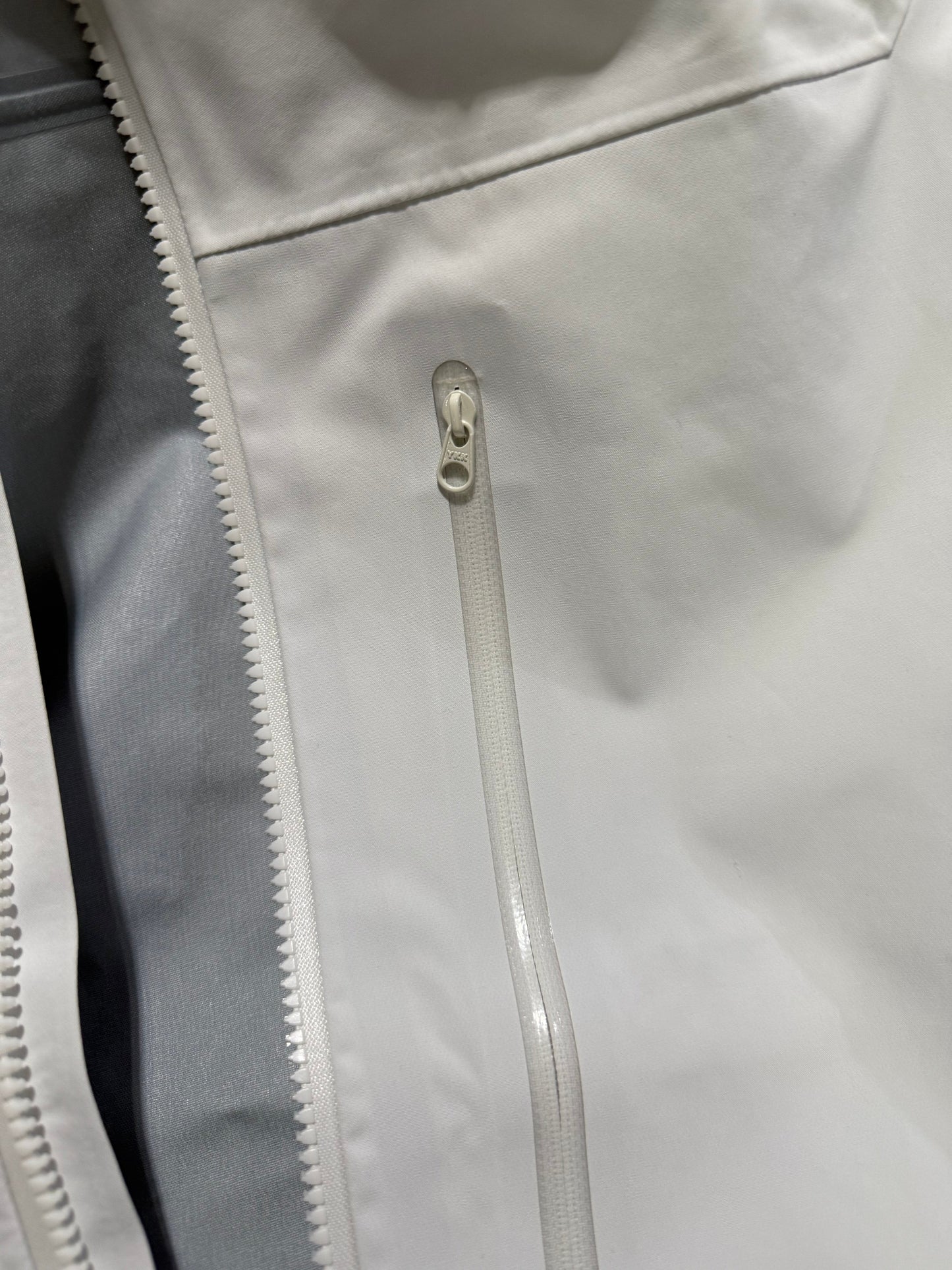 CLIMBERS WINDSHELL “Polar White”