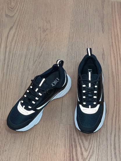 LOW RUNNER B22 “Black & White”