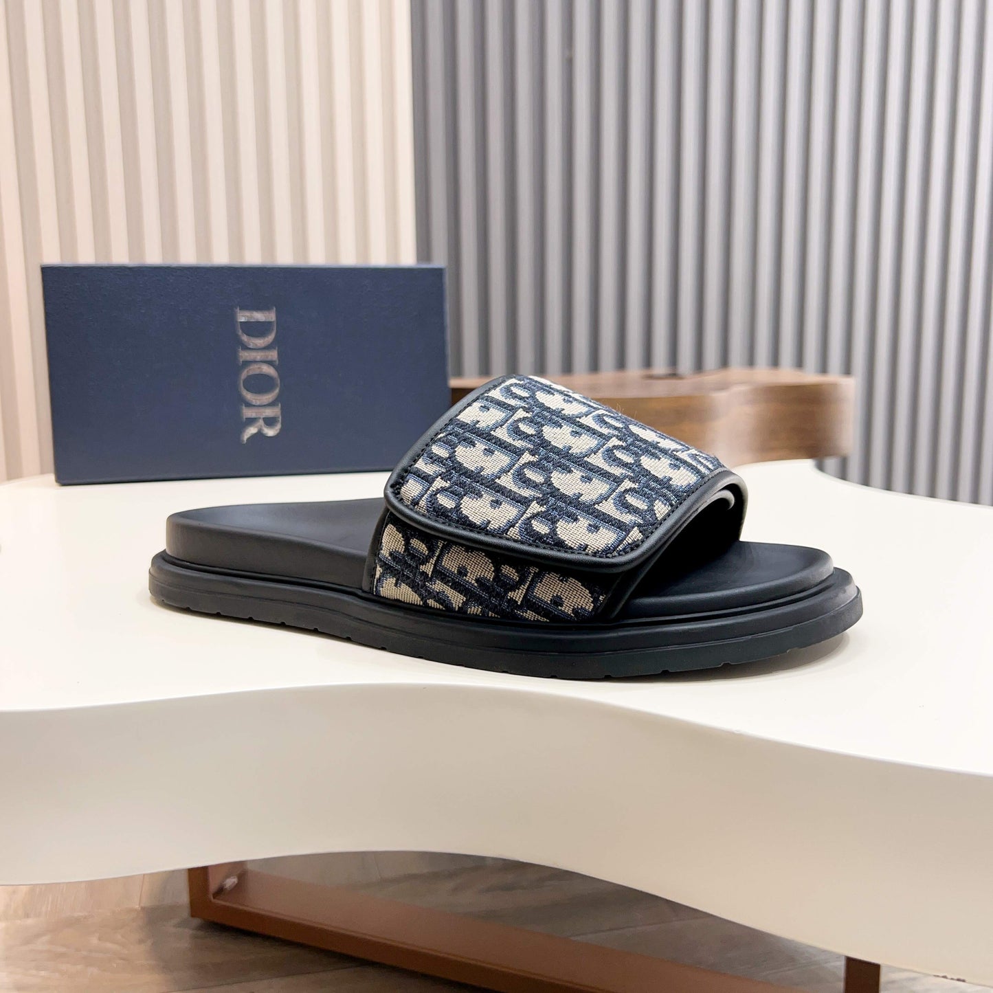 MOLDED FOAM SLIDE “Sand & Black”