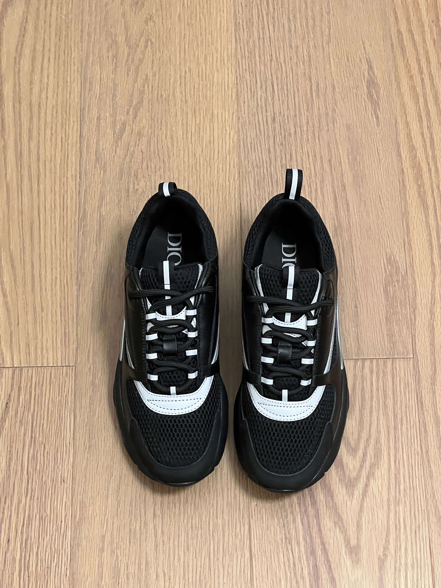 LOW RUNNER B22 “Black”