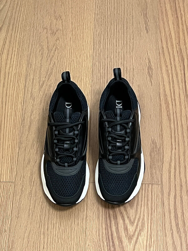 LOW RUNNER B22 “Black & White”