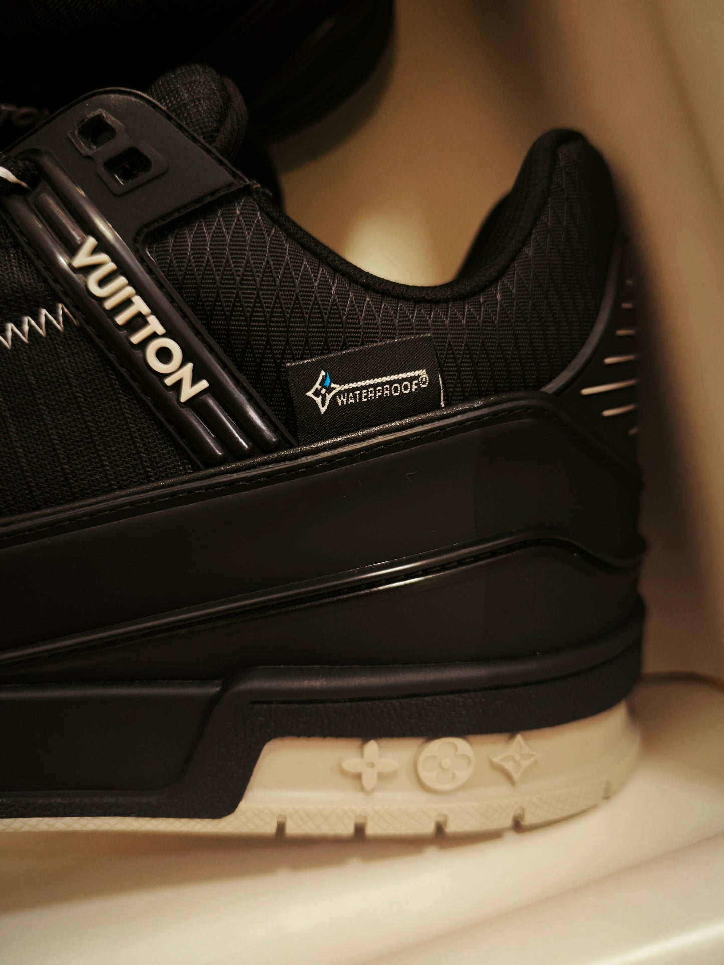 CHUNKY SKATE TRAINER “Dark”