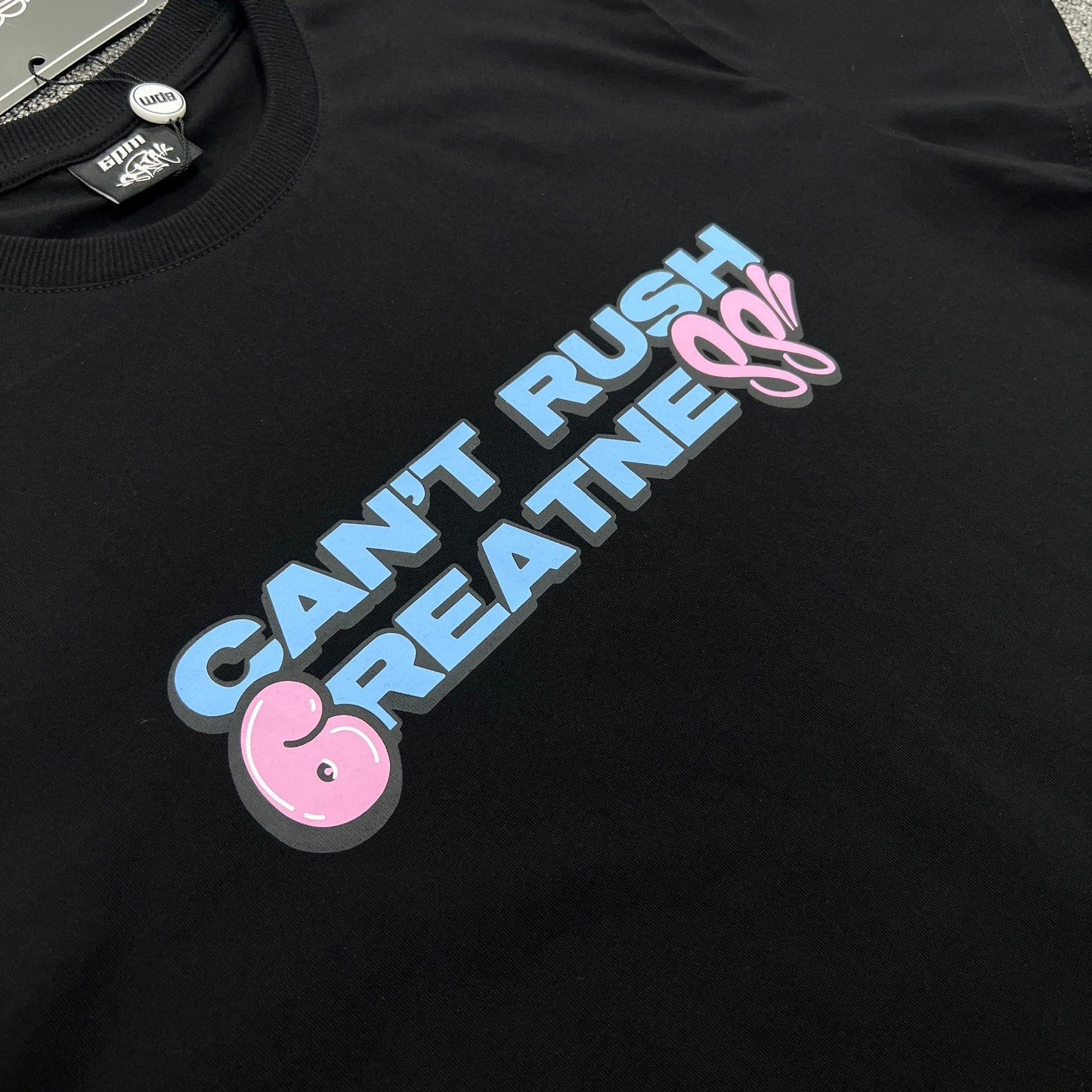 UTILITY GRAPHIC TEE “Can't Rush Greatness”