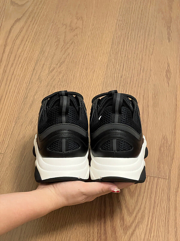 LOW RUNNER B22 “Black & White”