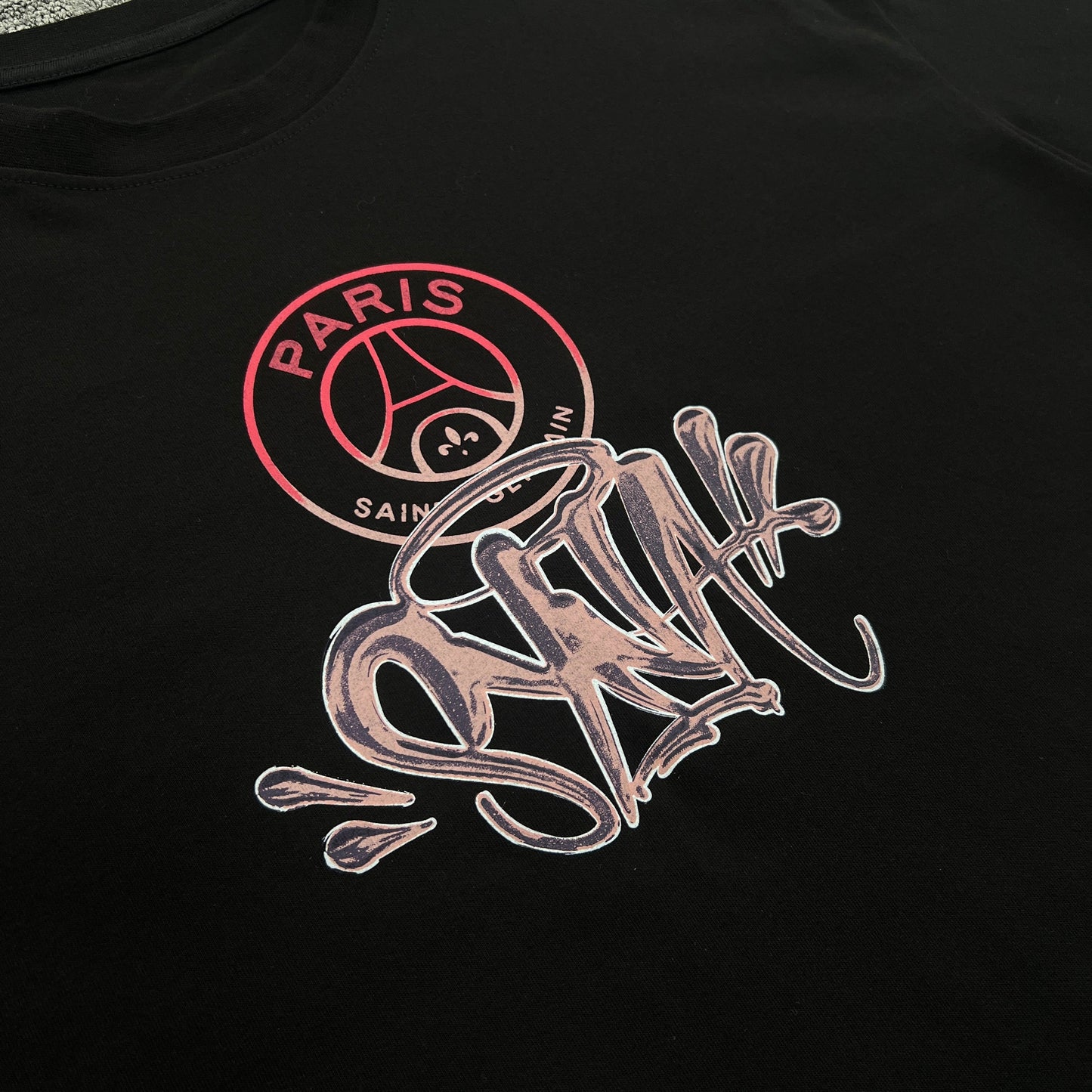 UTILITY GRAPHIC TEE “Paris Saint-Germain”