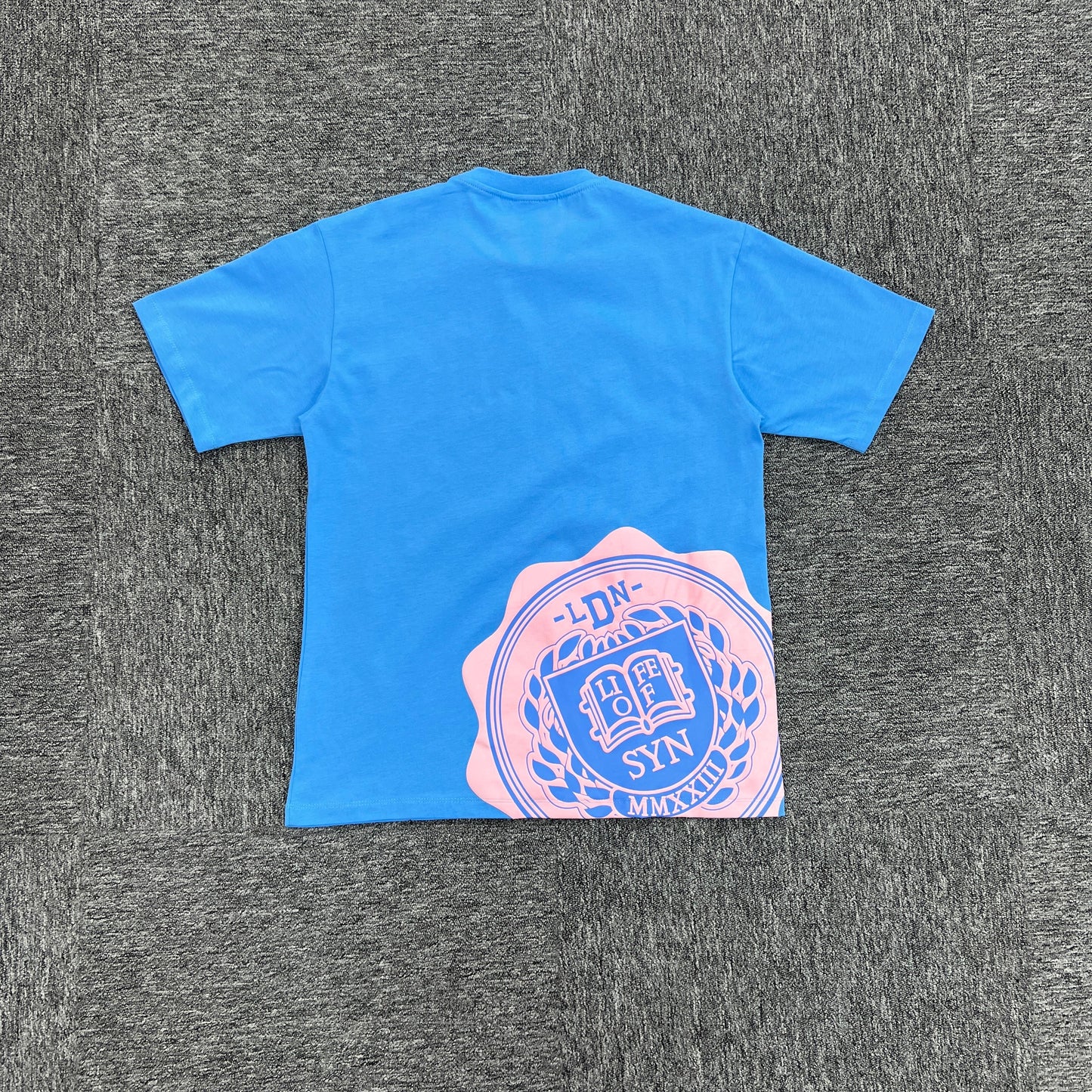 UTILITY GRAPHIC TEE “Pink Blue”