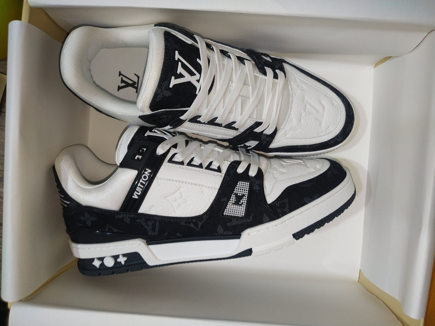 CHUNKY SKATE TRAINER “Black”
