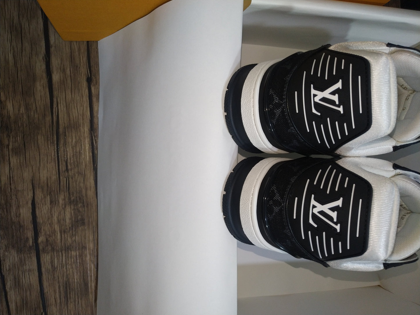 CHUNKY SKATE TRAINER “Black”