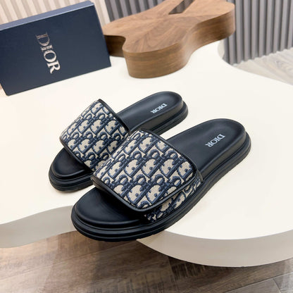 MOLDED FOAM SLIDE “Sand & Black”