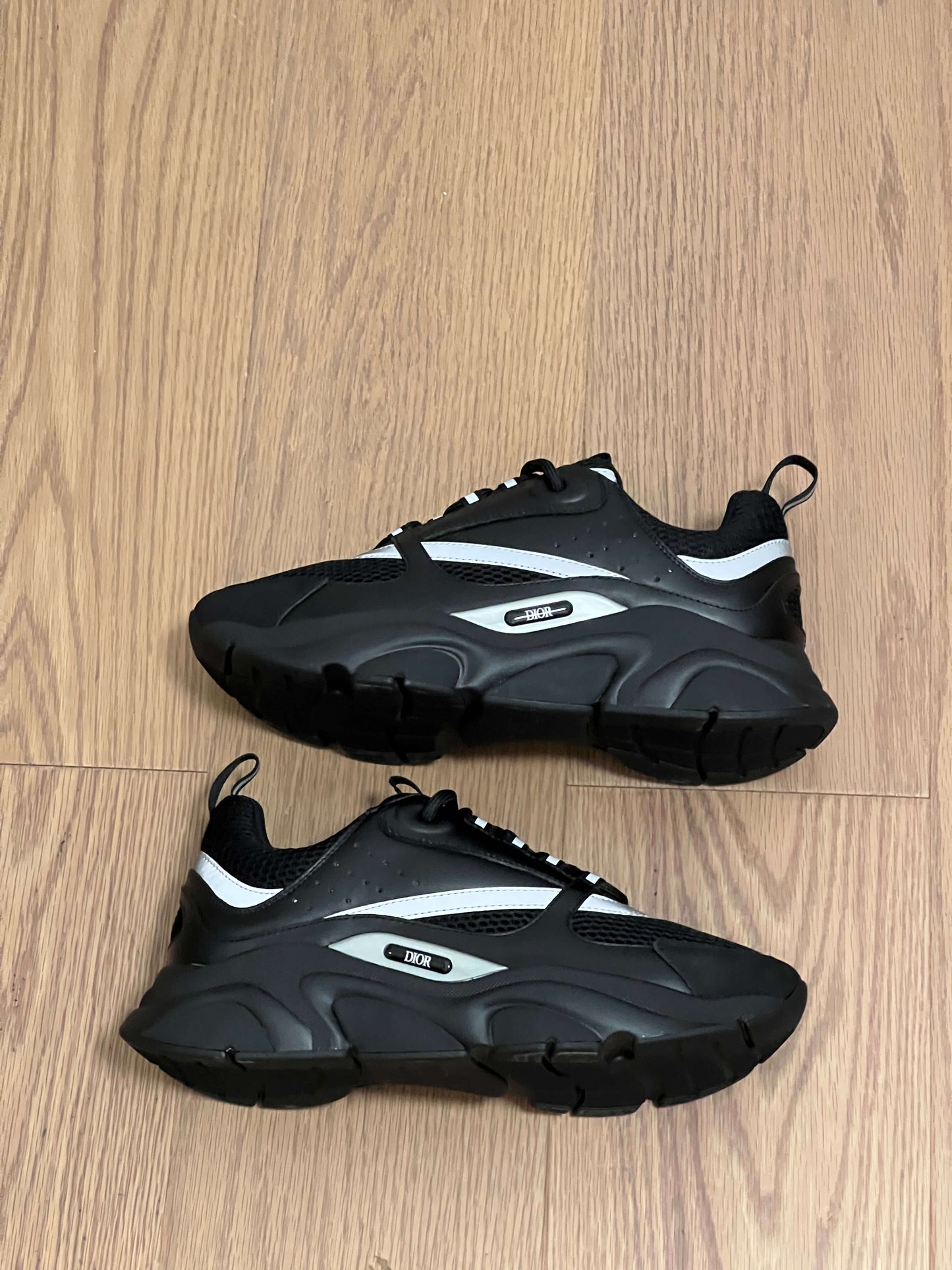 LOW RUNNER B22 “Black”