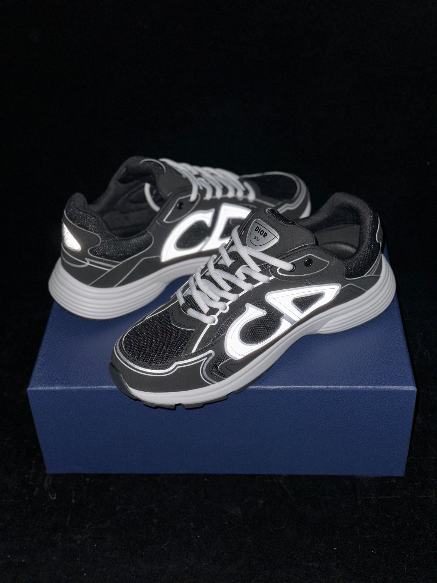 LOW RUNNER B30 “Black”