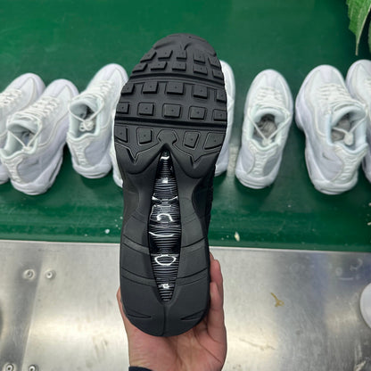 AIR UNIT '95 “Essentials Black”