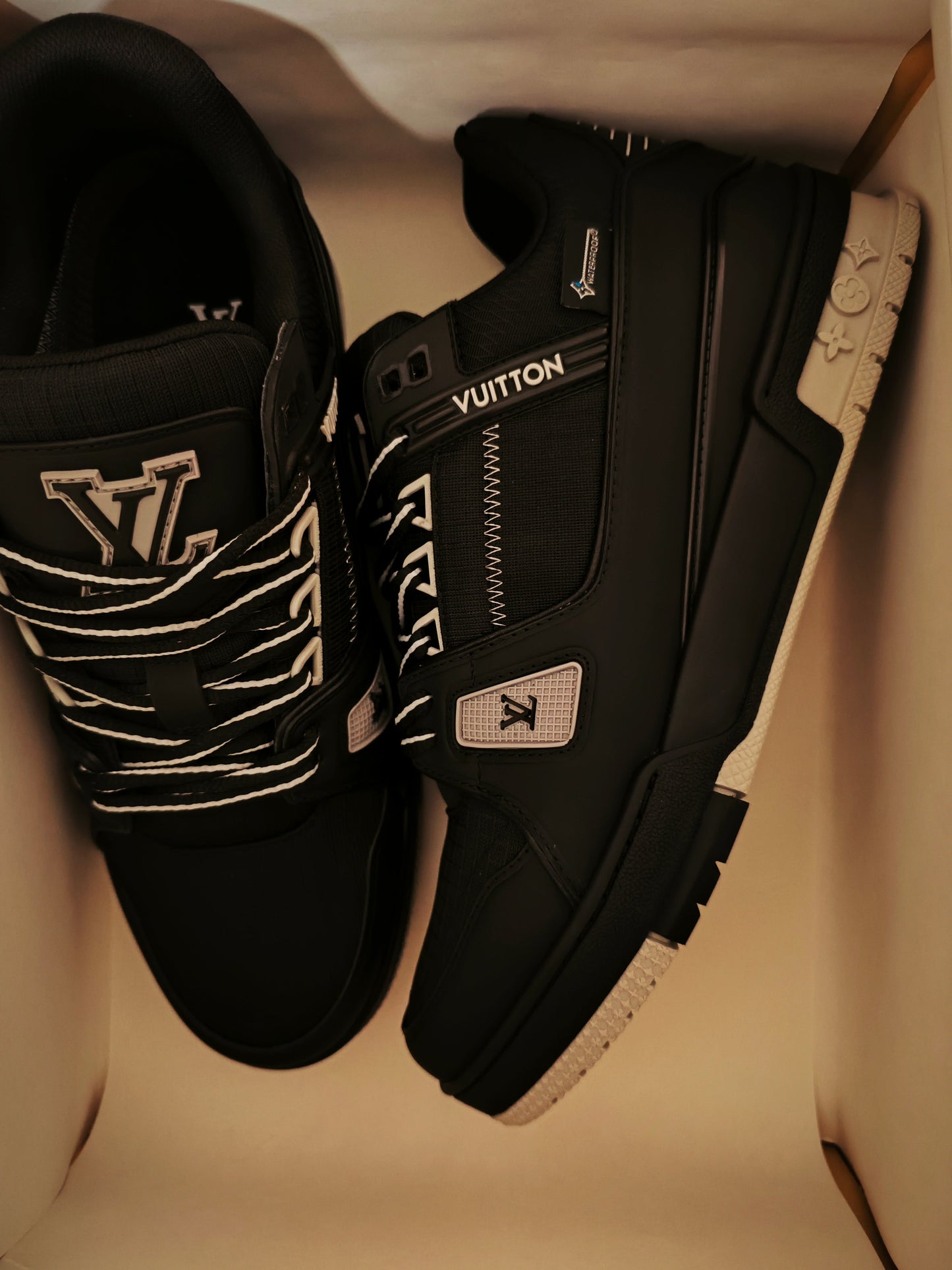 CHUNKY SKATE TRAINER “Dark”