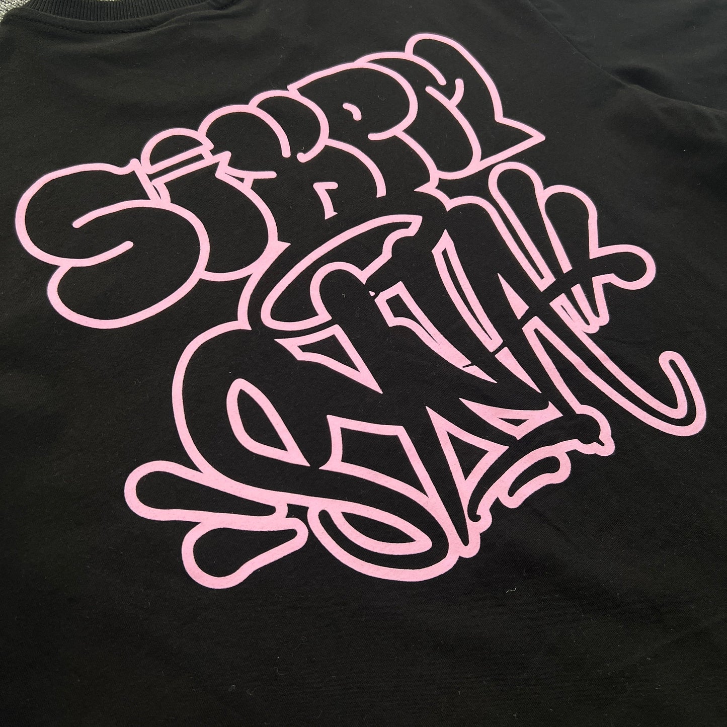 UTILITY GRAPHIC TEE “Can't Rush Greatness”