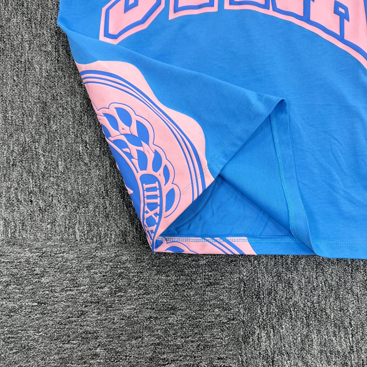 UTILITY GRAPHIC TEE “Pink Blue”