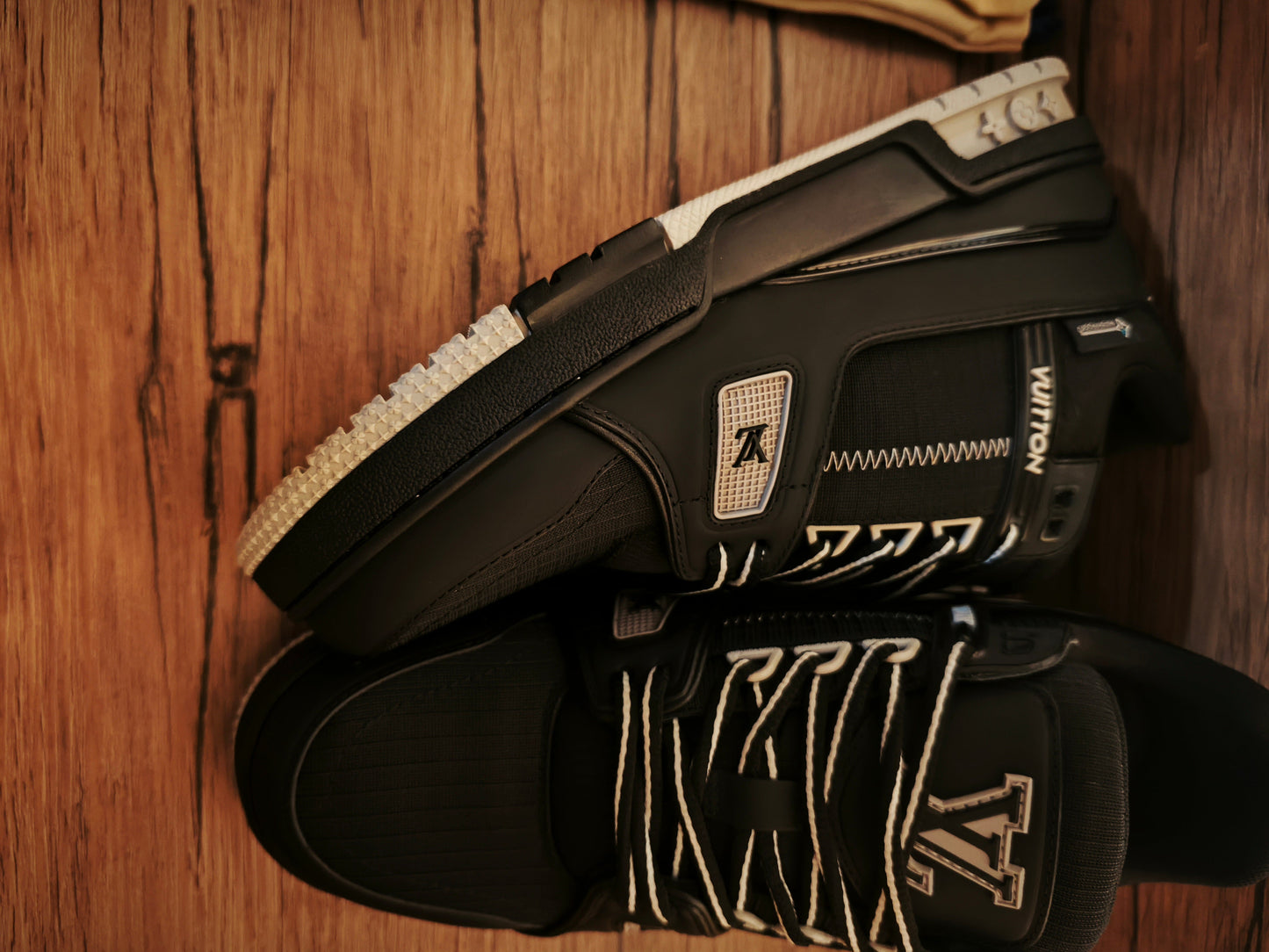 CHUNKY SKATE TRAINER “Dark”