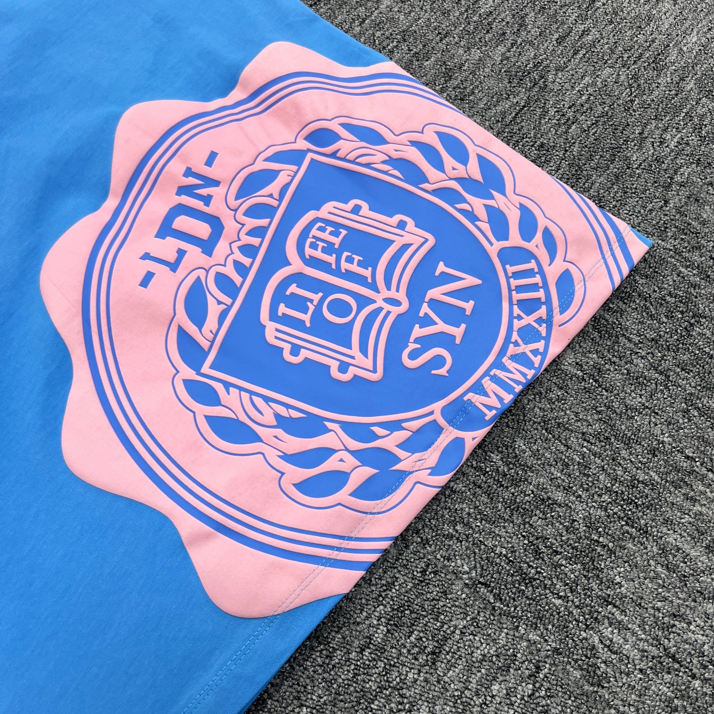 UTILITY GRAPHIC TEE “Pink Blue”