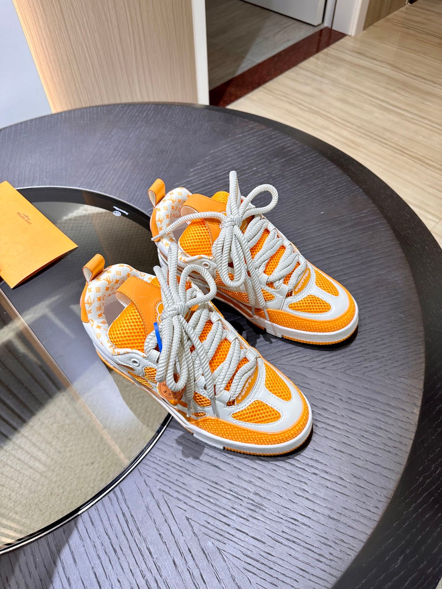 CHUNKY SKATE TRAINER “White Orange”
