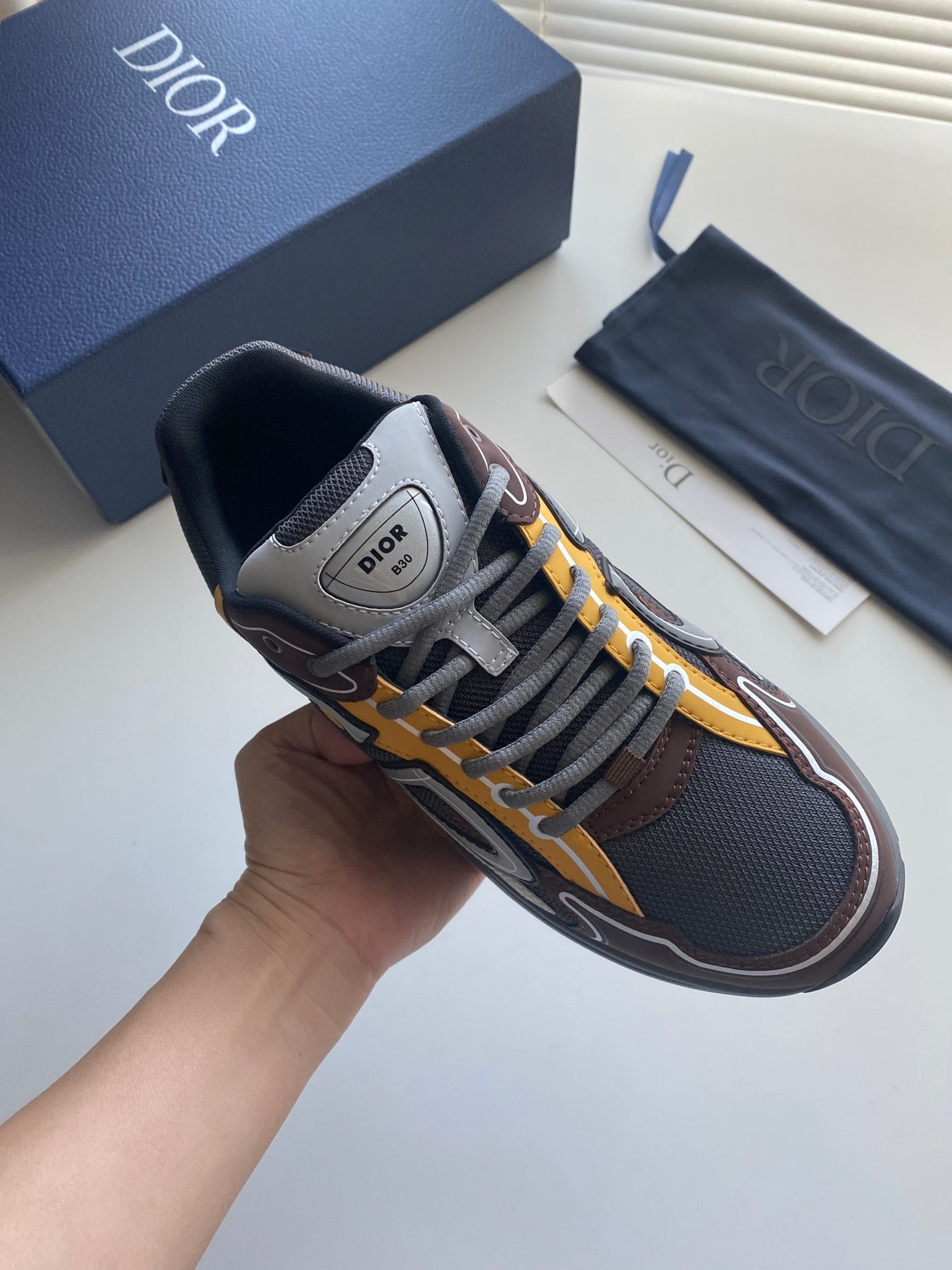 LOW RUNNER B30 “Yellow & Grey”