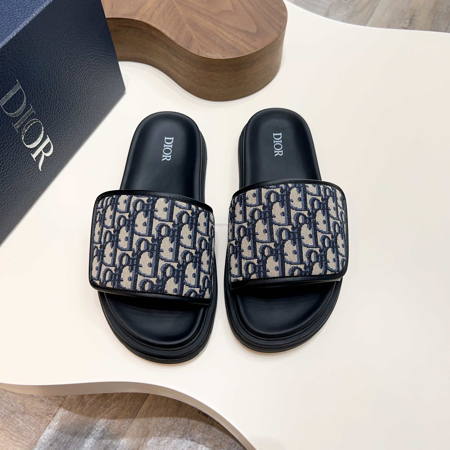 MOLDED FOAM SLIDE “Sand & Black”