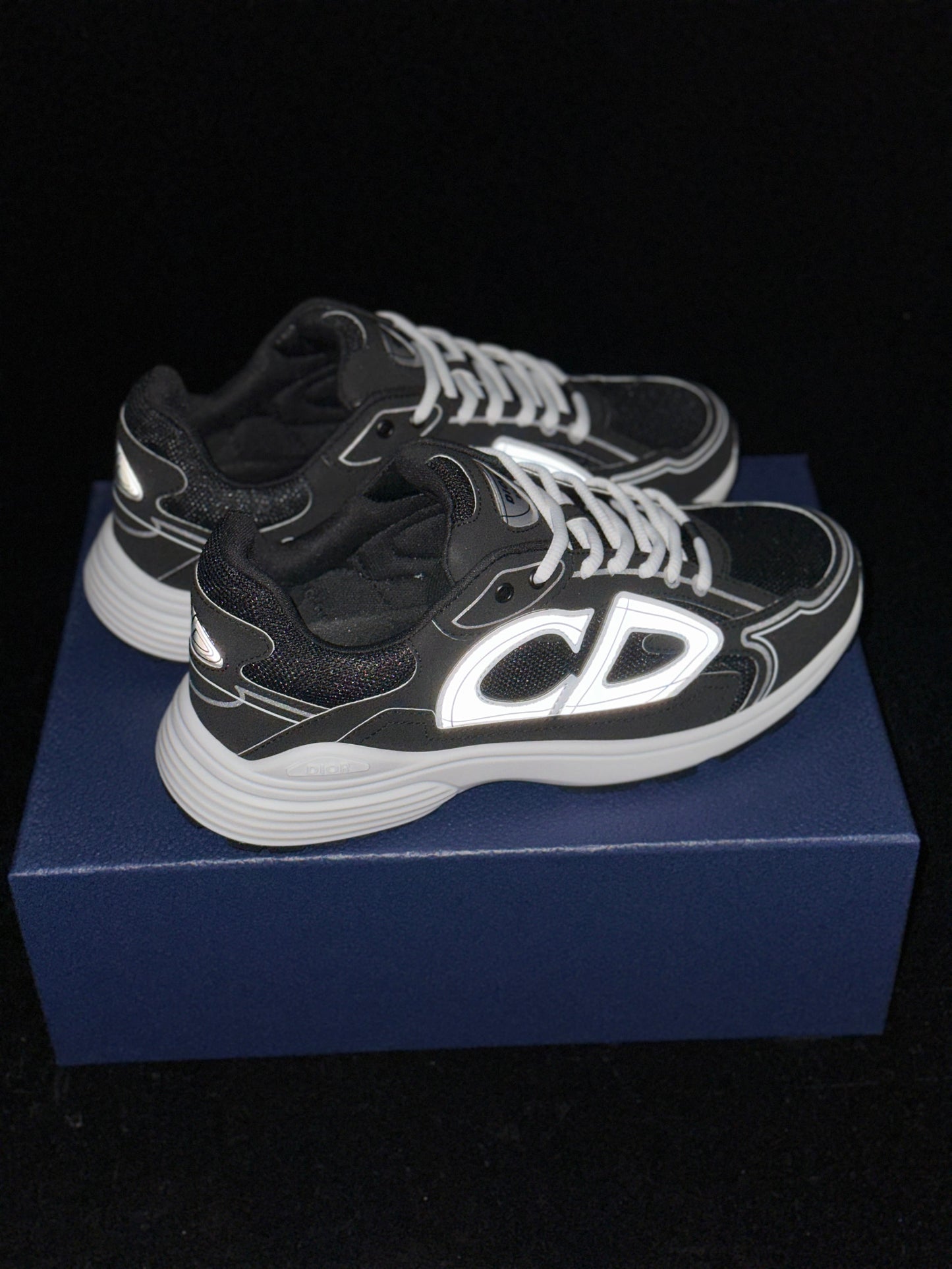 LOW RUNNER B30 “Black”