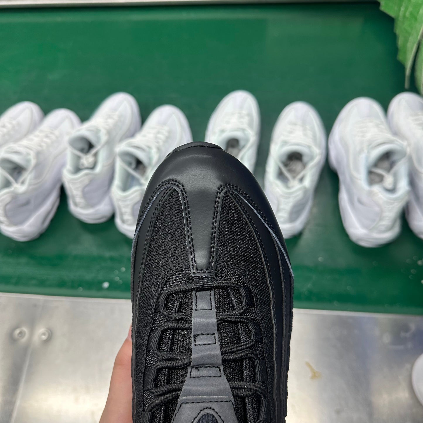 AIR UNIT '95 “Essentials Black”