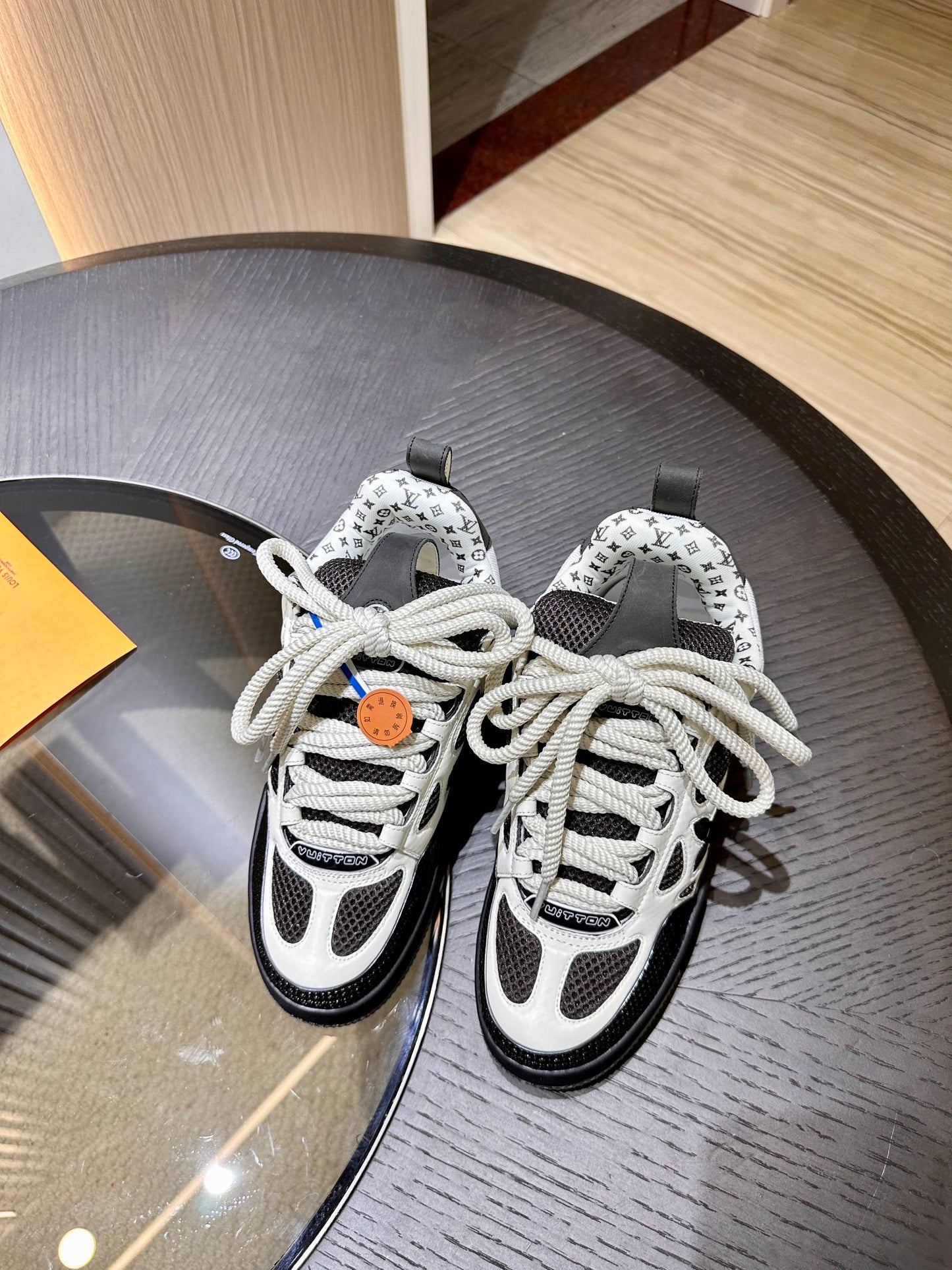 CHUNKY SKATE TRAINER “White Black”