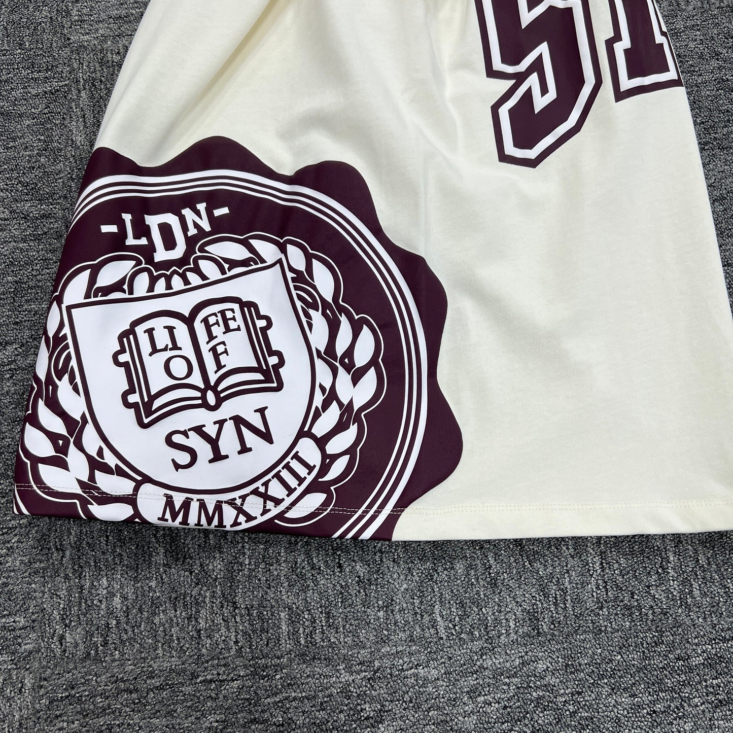 UTILITY GRAPHIC TEE “Burgundy Creme”