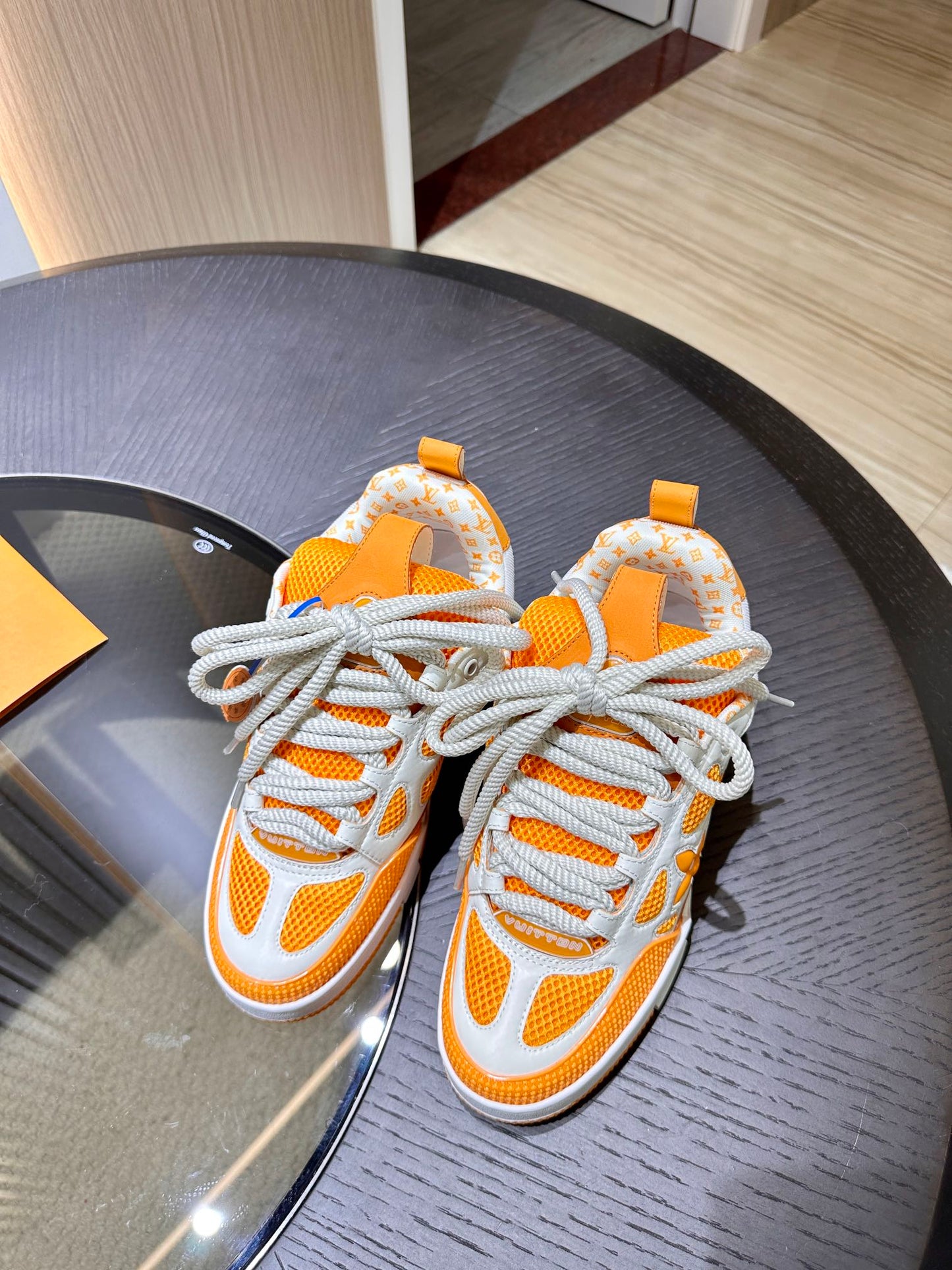 CHUNKY SKATE TRAINER “White Orange”