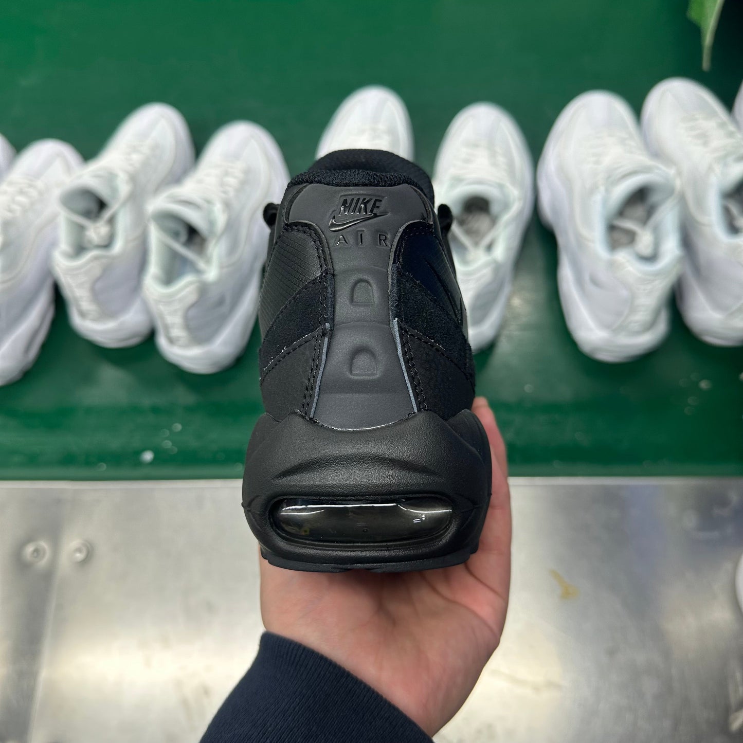 AIR UNIT '95 “Essentials Black”