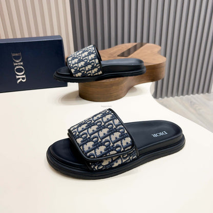 MOLDED FOAM SLIDE “Sand & Black”