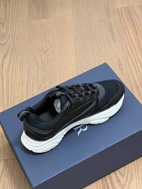 LOW RUNNER B22 “Black & White”
