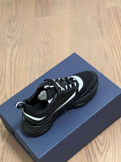 LOW RUNNER B22 “Black”