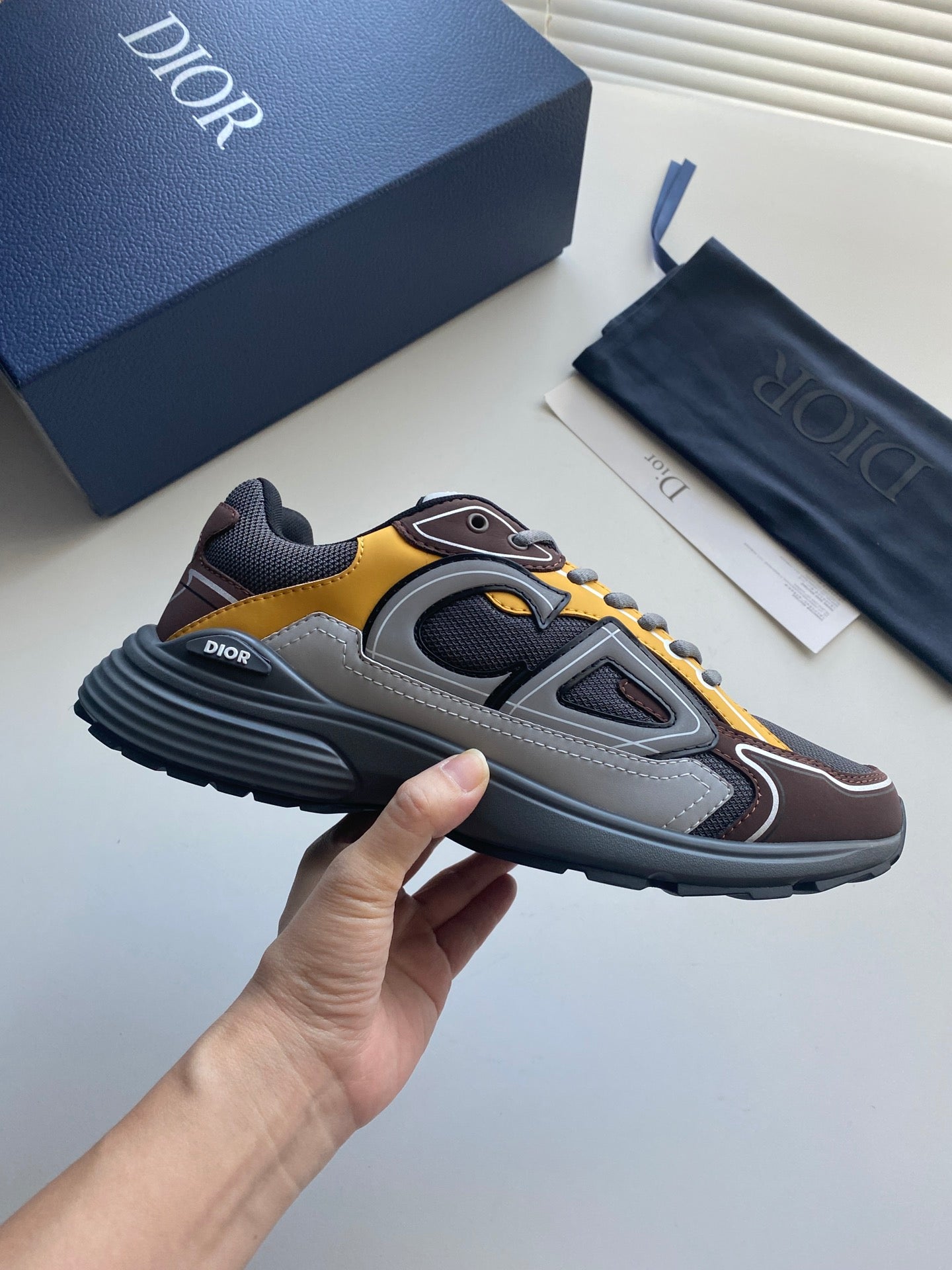 LOW RUNNER B30 “Yellow & Grey”