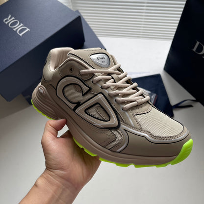LOW RUNNER B30 “Beige Neon”