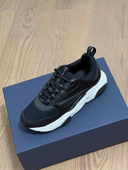 LOW RUNNER B22 “Black & White”