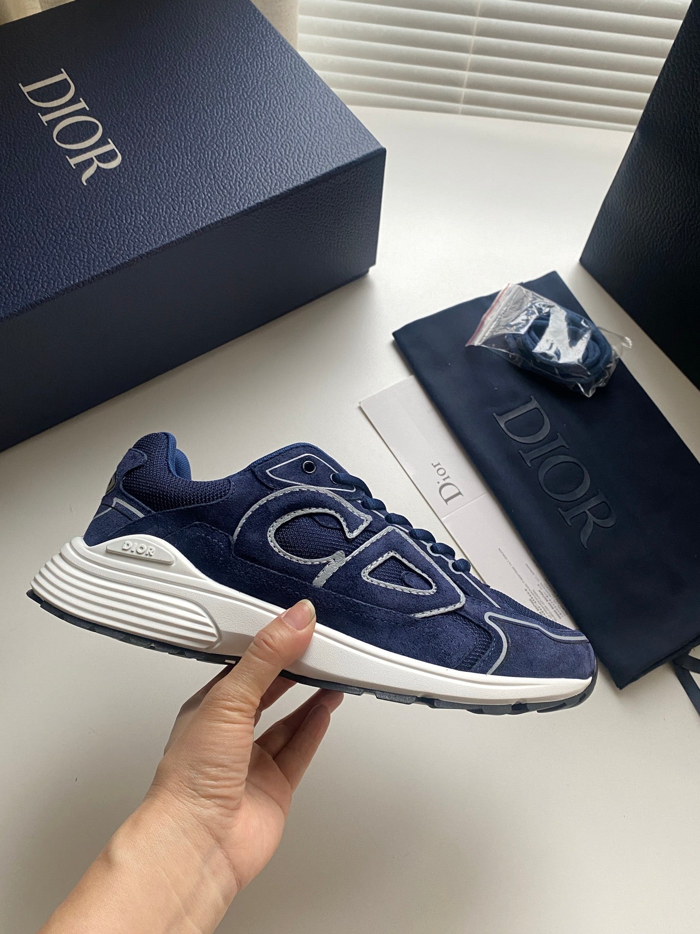 LOW RUNNER B30 “Blue & White”