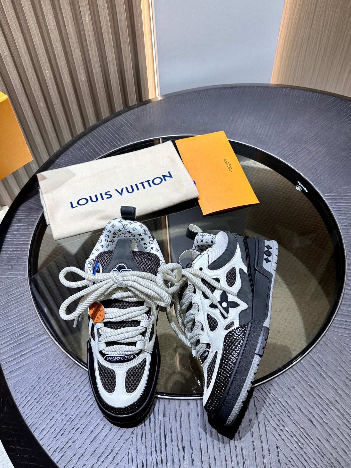 CHUNKY SKATE TRAINER “White Black”