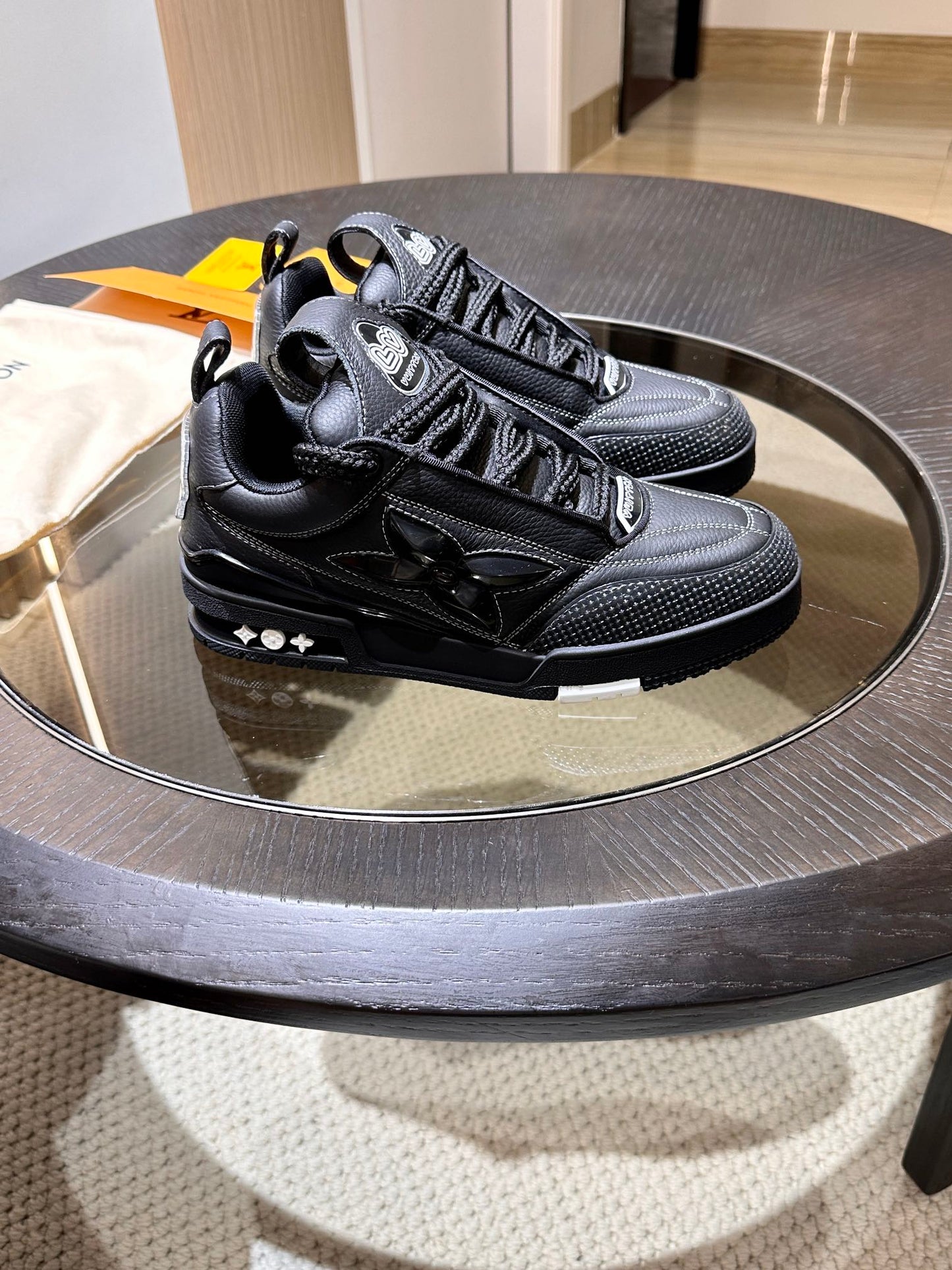 CHUNKY SKATE TRAINER “Carbon Black”