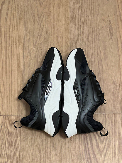 LOW RUNNER B22 “Black & White”