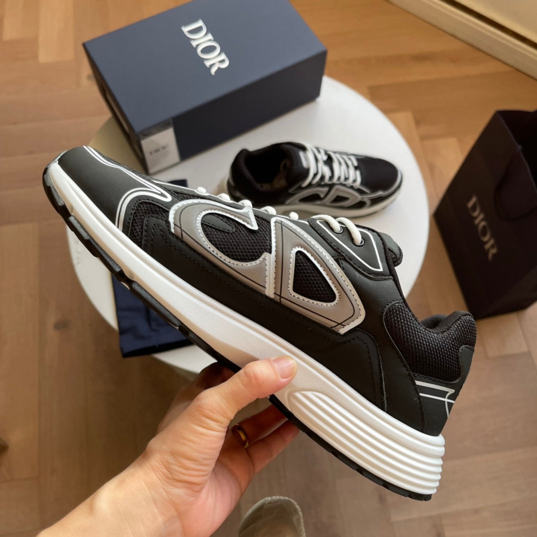 LOW RUNNER B30 “Black”