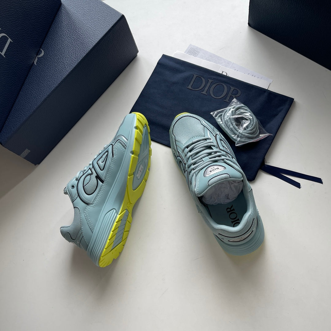 LOW RUNNER B30 “Light Blue Neon”