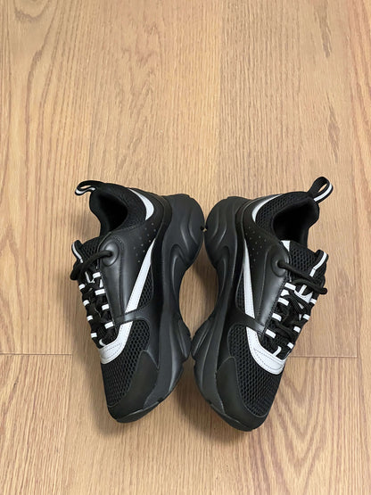 LOW RUNNER B22 “Black”