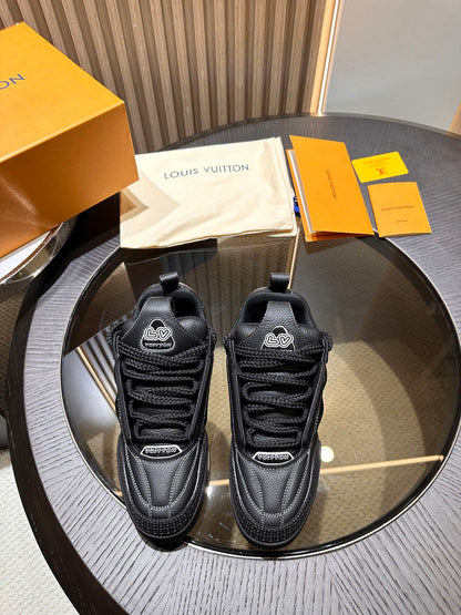 CHUNKY SKATE TRAINER “Carbon Black”