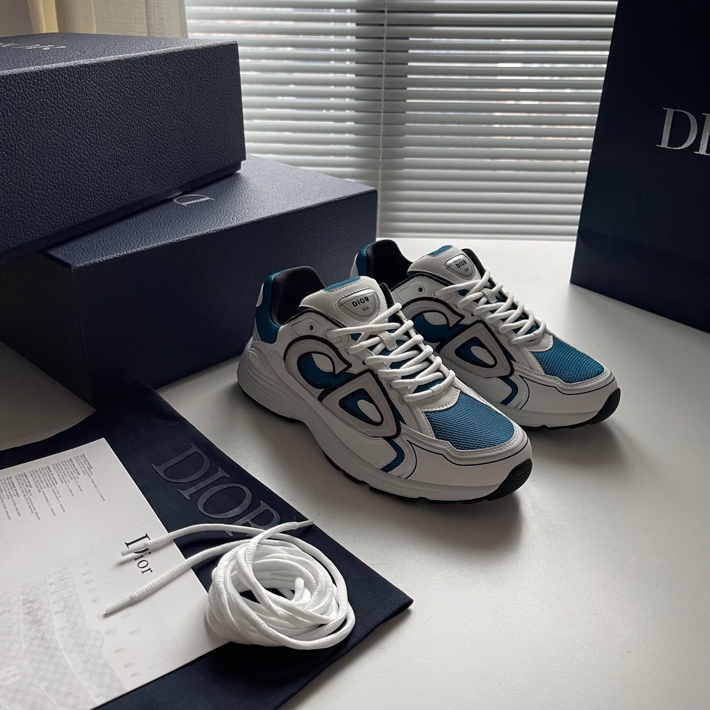 LOW RUNNER B30 “Grey & Blue”
