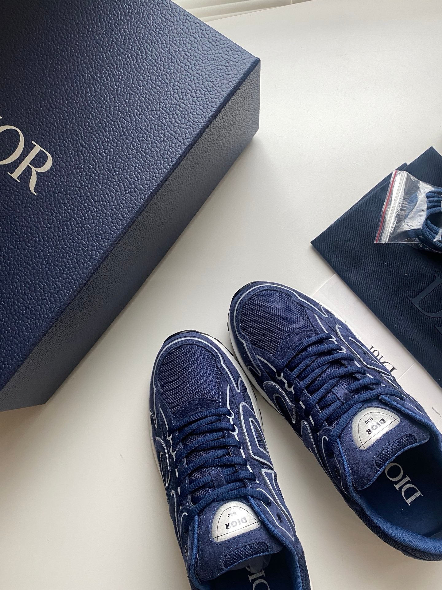 LOW RUNNER B30 “Blue & White”